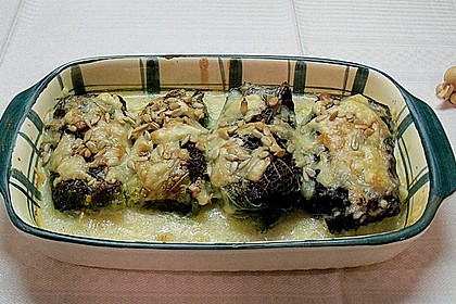 &Uuml;berbackene Wirsingrollen mit Feta