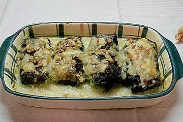 Überbackene Wirsingrollen mit Feta
