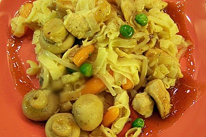 Nudeln mit H&auml;hnchenbrust im Wok
