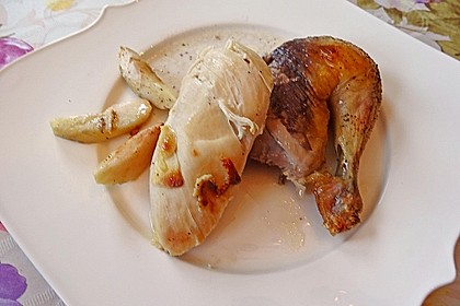 Knuspriges Brath&auml;hnchen mit Apfel - Knoblauch - F&uuml;llung