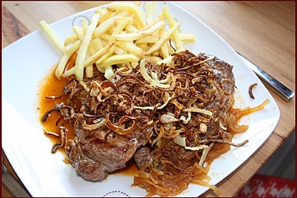 Leckerer Zwiebelrostbraten mit röschen Zwiebeln 2