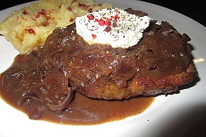 Leckerer Zwiebelrostbraten mit röschen Zwiebeln 8