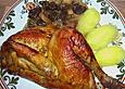 Gef&uuml;lltes Perlhuhn mit Pflaumen und &Auml;pfeln