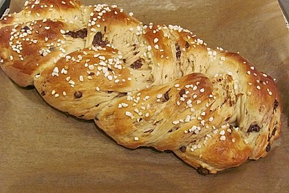 Weißer Schokoladen - Hefezopf 1