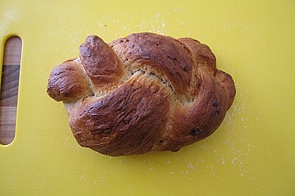 Weißer Schokoladen - Hefezopf 20