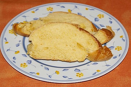 Weißer Schokoladen - Hefezopf 16