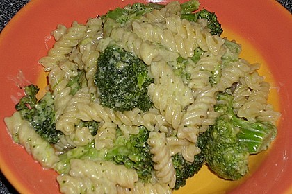 Brokkoli - K&auml;se - Nudeln