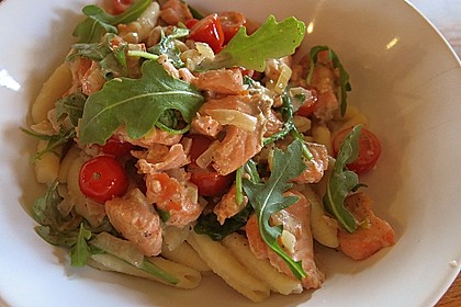 Pasta mit Lachs - Zitronen - Weißweinsauce 2