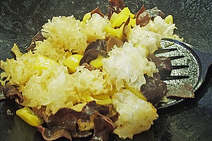 Lammfleisch mit wei&szlig;en und schwarzen Morcheln 1