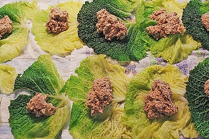 Albertos Wirsingrouladen mit Lammf&uuml;llung 1
