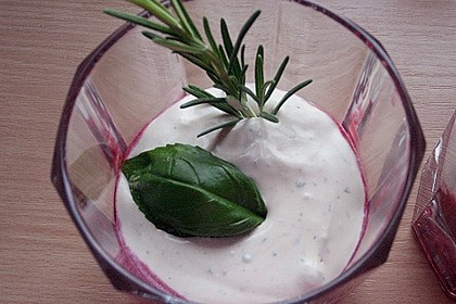 Albertos Basilikum und Rosmarin Creme mit Himbeersauce 22