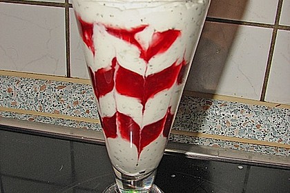 Albertos Basilikum und Rosmarin Creme mit Himbeersauce 6