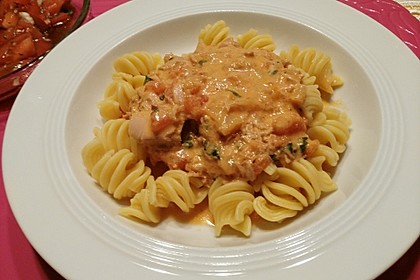 Nudeln in leichter, sämiger Thunfisch-Tomaten-Käse Sauce 13