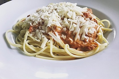 Nudeln in leichter, sämiger Thunfisch-Tomaten-Käse Sauce 3