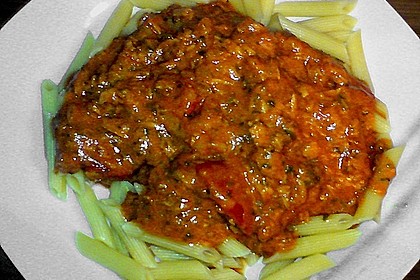 Nudeln in leichter, sämiger Thunfisch-Tomaten-Käse Sauce 104