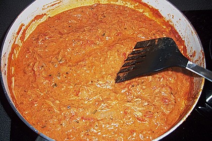 Nudeln in leichter, sämiger Thunfisch-Tomaten-Käse Sauce 100