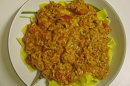 Nudeln in leichter, sämiger Thunfisch-Tomaten-Käse Sauce 111
