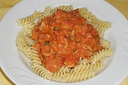 Nudeln in leichter, sämiger Thunfisch-Tomaten-Käse Sauce 20
