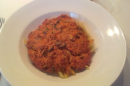Nudeln in leichter, sämiger Thunfisch-Tomaten-Käse Sauce 118