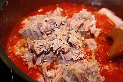 Nudeln in leichter, sämiger Thunfisch-Tomaten-Käse Sauce 109