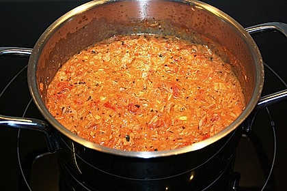 Nudeln in leichter, sämiger Thunfisch-Tomaten-Käse Sauce 93