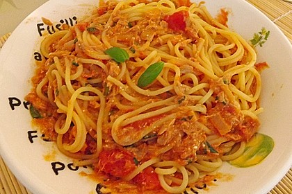 Nudeln in leichter, sämiger Thunfisch-Tomaten-Käse Sauce 21