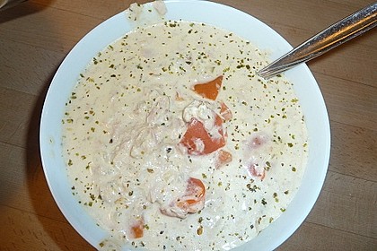 Nudeln in leichter, sämiger Thunfisch-Tomaten-Käse Sauce 102