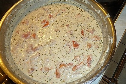 Nudeln in leichter, sämiger Thunfisch-Tomaten-Käse Sauce 105