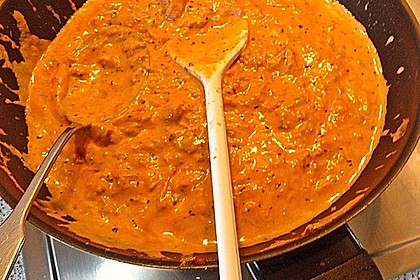 Nudeln in leichter, sämiger Thunfisch-Tomaten-Käse Sauce 71