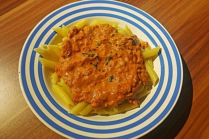 Nudeln in leichter, sämiger Thunfisch-Tomaten-Käse Sauce 12