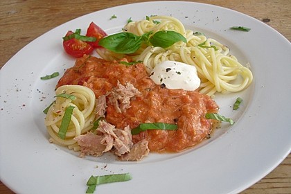 Nudeln in leichter, sämiger Thunfisch-Tomaten-Käse Sauce 8