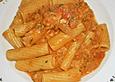 Nudeln in leichter, s&auml;miger Thunfisch-Tomaten-K&auml;se Sauce