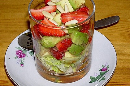 Avocado - Erdbeer - Salat mit Ingwer Dressing 6