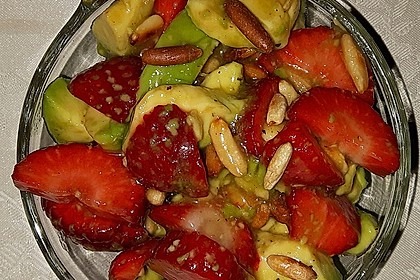 Avocado - Erdbeer - Salat mit Ingwer Dressing 14