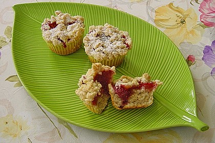 Erdbeer - Muffins mit Rhabarberfüllung 2