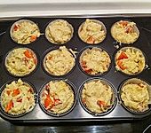Erdbeer - Muffins mit Rhabarberf&uuml;llung (Bild)