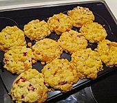 Erdbeer - Muffins mit Rhabarberf&uuml;llung (Bild)