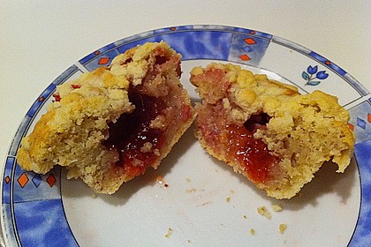Erdbeer - Muffins mit Rhabarberfüllung 4