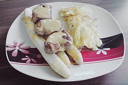 Spargel mit Sauce Hollandaise, gebratenem Schweinefilet und Kartoffelgratin 2