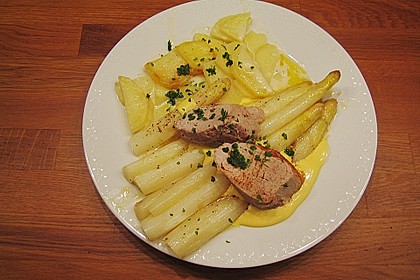 Spargel mit Sauce Hollandaise, gebratenem Schweinefilet und Kartoffelgratin 5