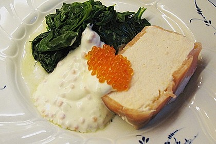 R&auml;ucherlachsmousse auf gebratenem Spinatsalat 2