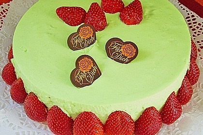 Waldmeister - Frischk&auml;se - Torte mit Erdbeeren 1
