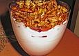 Mascarpone - Creme mit Rotwein&auml;pfeln und Cashewkern - Krokant