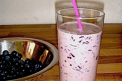 Banane - Blaubeer Smoothie 17