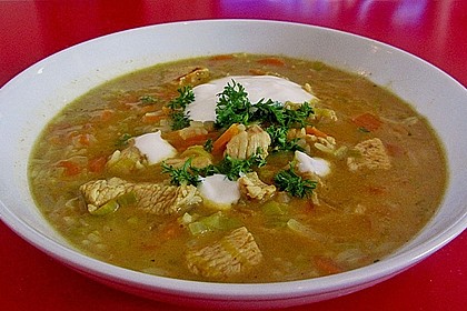 Leichtes Thai - Süppchen mit Hähnchenbrust und Kokos