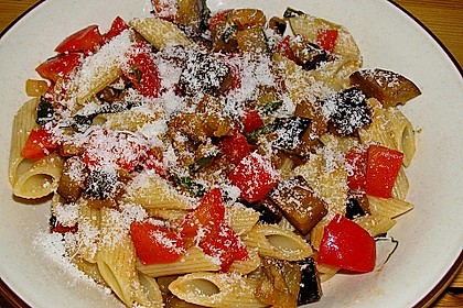 Pasta mit Aubergine und Paprikaschote 1