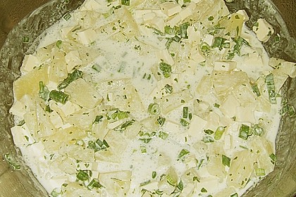 Partysalat mit Feta und Ananas