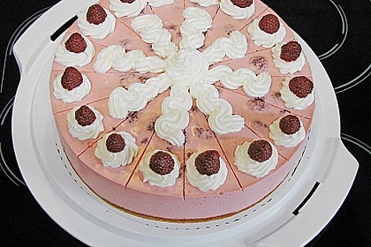 Sahnige Himbeertorte 6