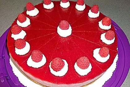 Sahnige Himbeertorte 5