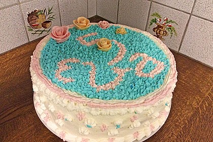 Sahnige Himbeertorte 15